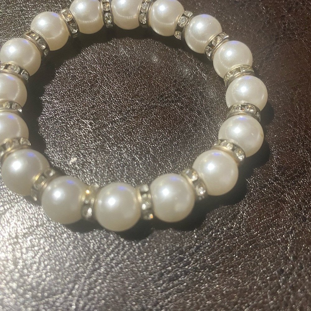 Faux Pearl Stretch Bracelet